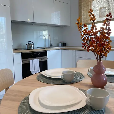 Metro Szwedzka Apple * Varsovia