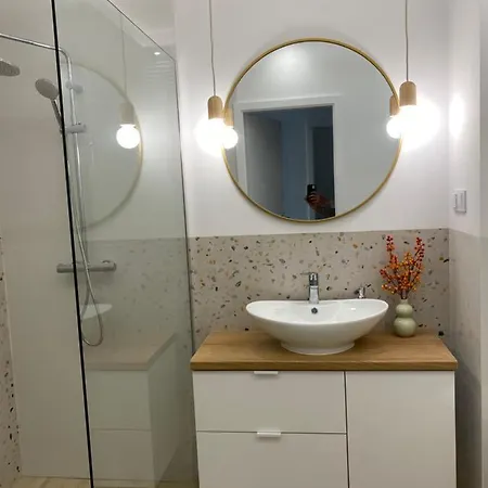 Metro Szwedzka Apple Varsovia